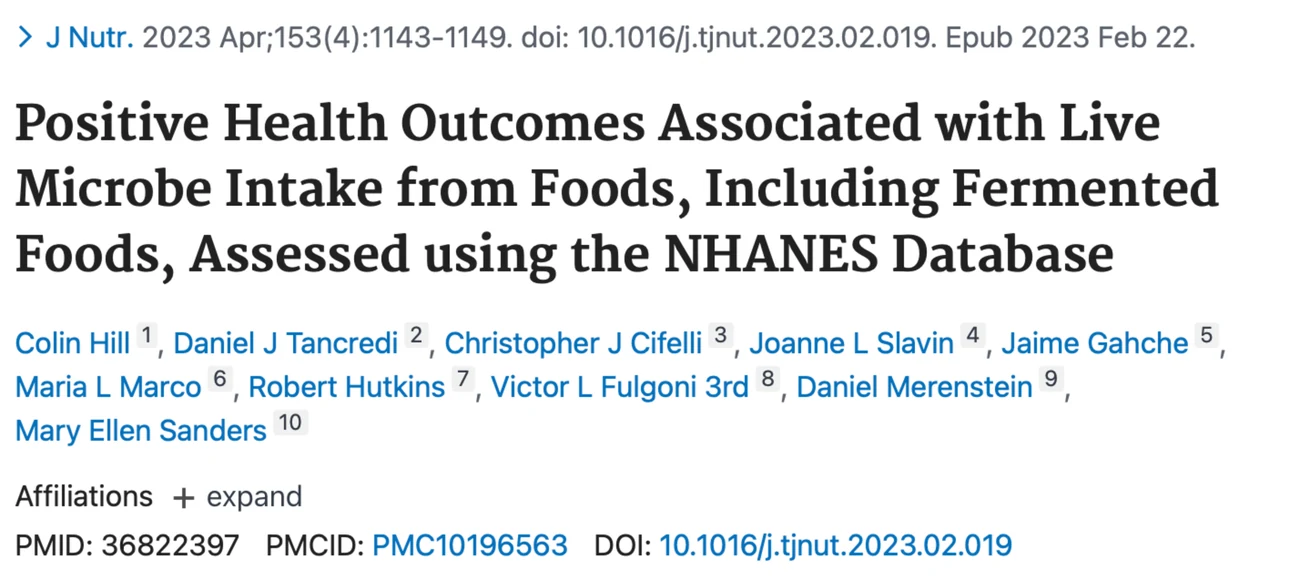 Estudio publicado en The Journal of Nutrition (2023) sobre los beneficios del consumo de microorganismos vivos y alimentos fermentados